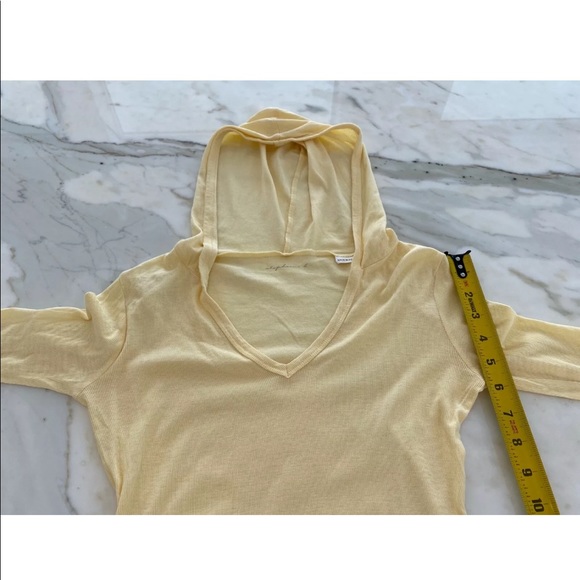 STEPHANIE B YELLOW LONG SLEEVE HOODIE SMALL NWOTS! - Picture 9 of 15